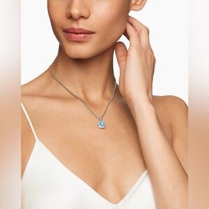 PETITE ALBION® PENDANT NECKLACE
Sterling Silver with Blue Topaz and Diamonds,7mm